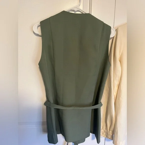 Halston for Girl Scouts uniform blouse and vest - Picture 8 of 8